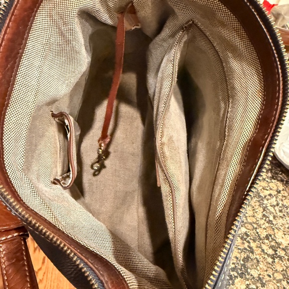 Dooney and Bourke Bag - Picture 4 of 4